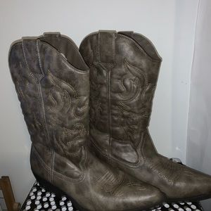 Cowboy/Cowgirl Boots
